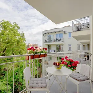 https://feel-home-superior-balcony-private-parking.inbudapesthotels.com