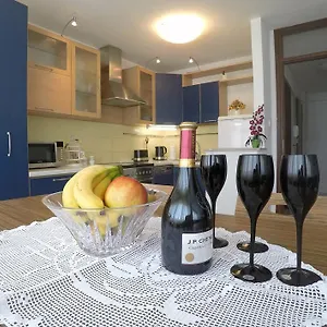 https://apartment-pizzybondo.splithotels.org